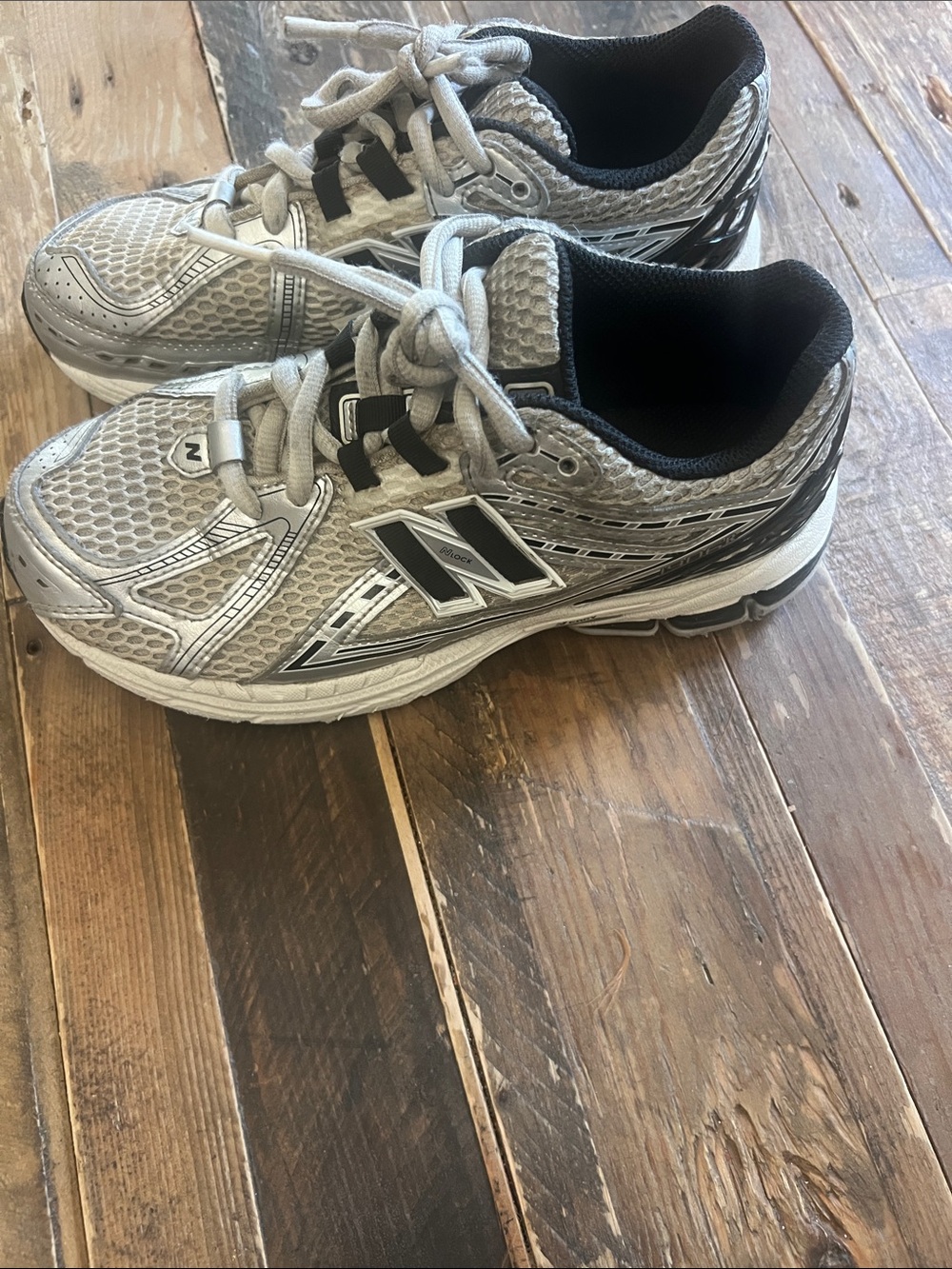 New Balance Women's Silver and Black Athletic Running Sneakers